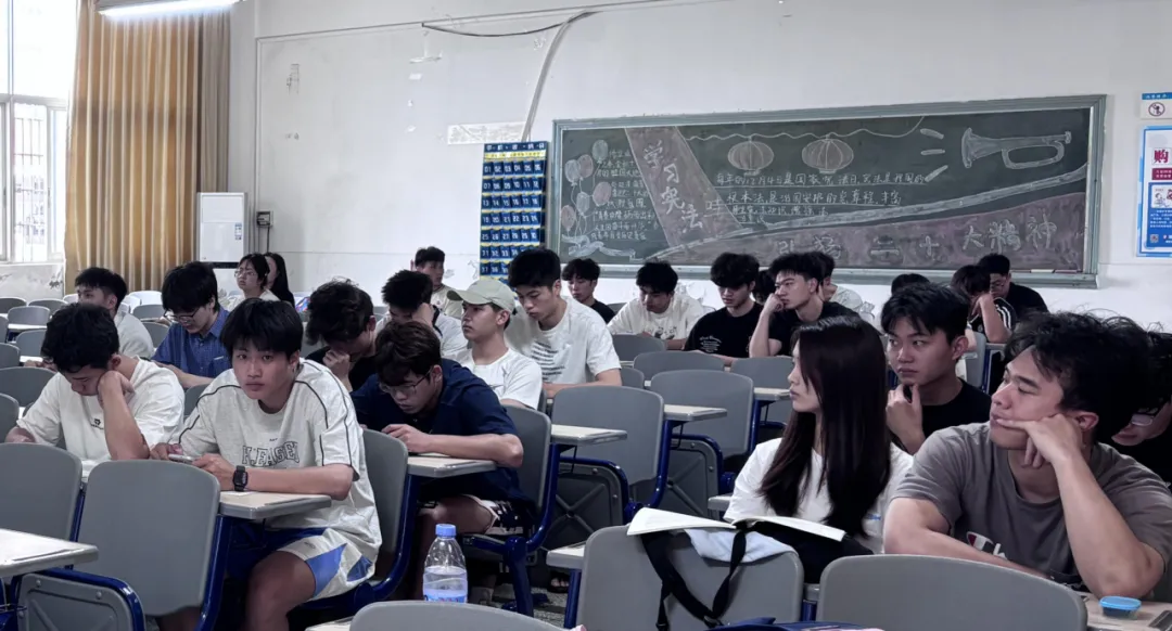 社区导师进社区|真题引路 筑梦讲台——我院成功举办教师招聘考试备考专题讲座 第2张