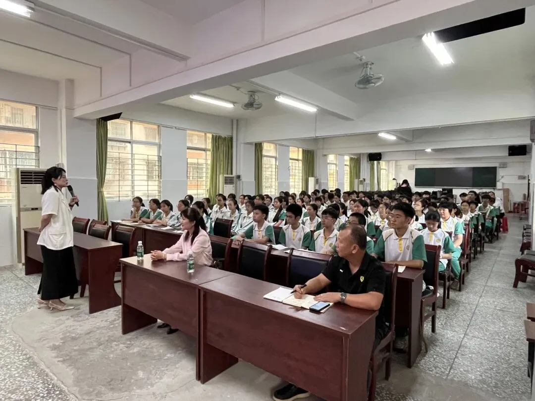 家庭教育普法驿站 | 霞山区开展中考考前心理减压专题讲座 第16张