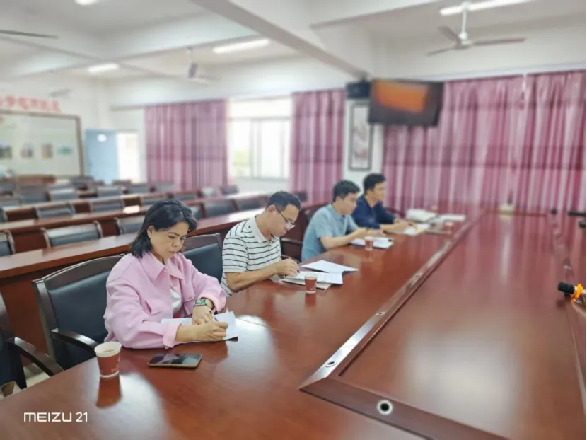 精研细导促提升,精准帮扶备中考——惠安县教师进修学校“点题帮扶”历史教研活动走进高级中学 第4张