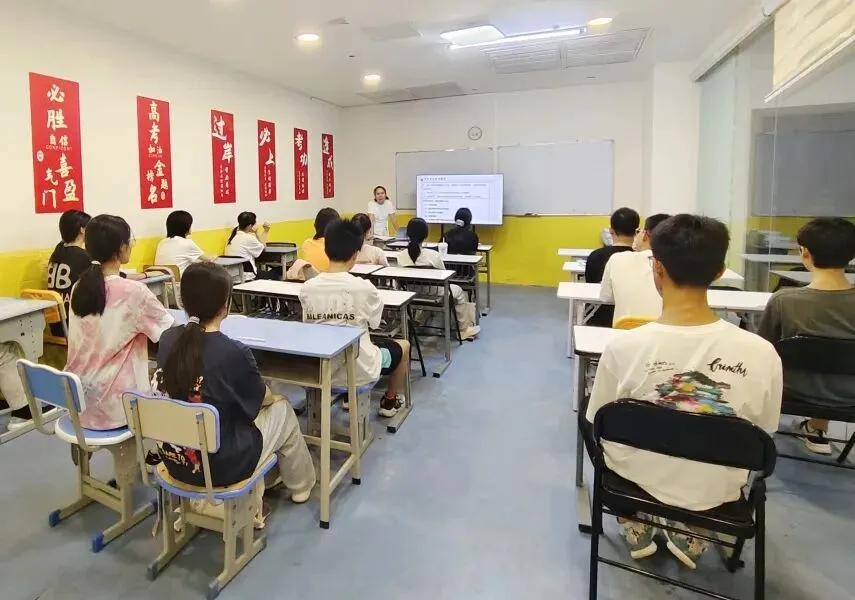 南宁靠谱的中考冲刺辅导有哪个?家长和学生都推荐六月学堂 第3张