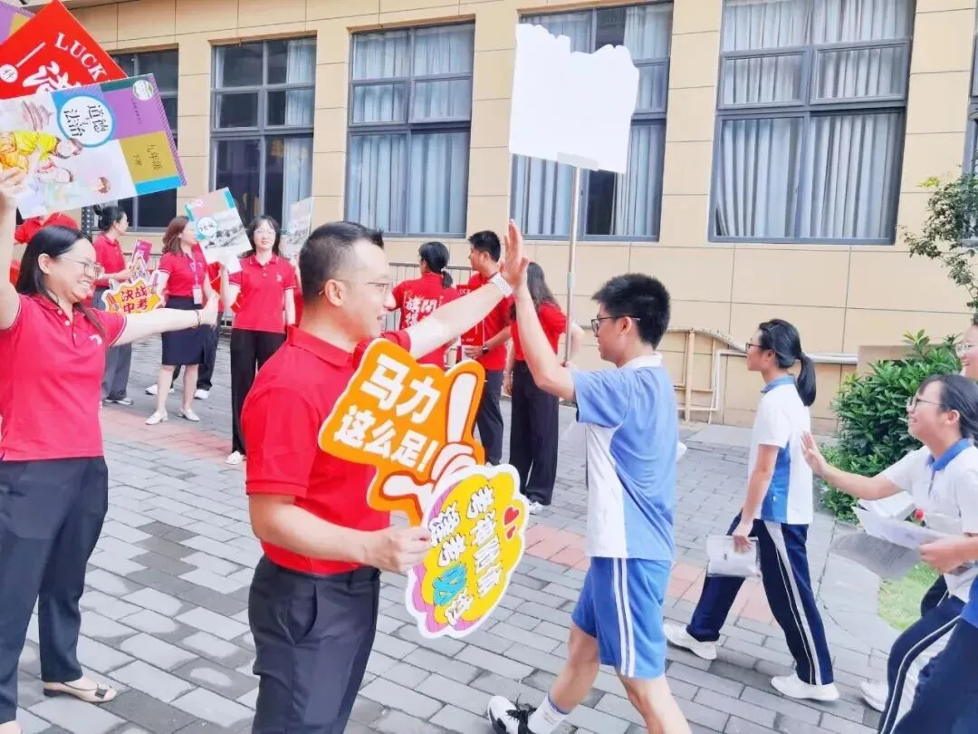 心疼初三家长!中考前夕,被民办招生电话轮番打扰 第1张