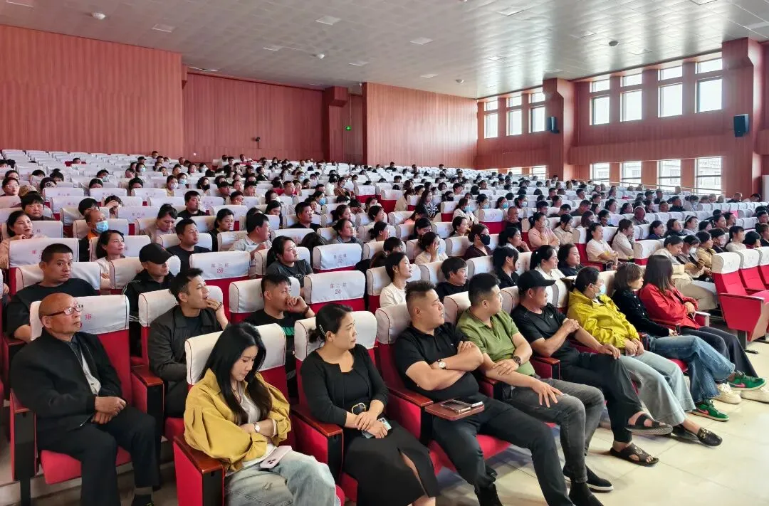 家校同心 备战中考----郯城四中召开九年级家长会 第3张