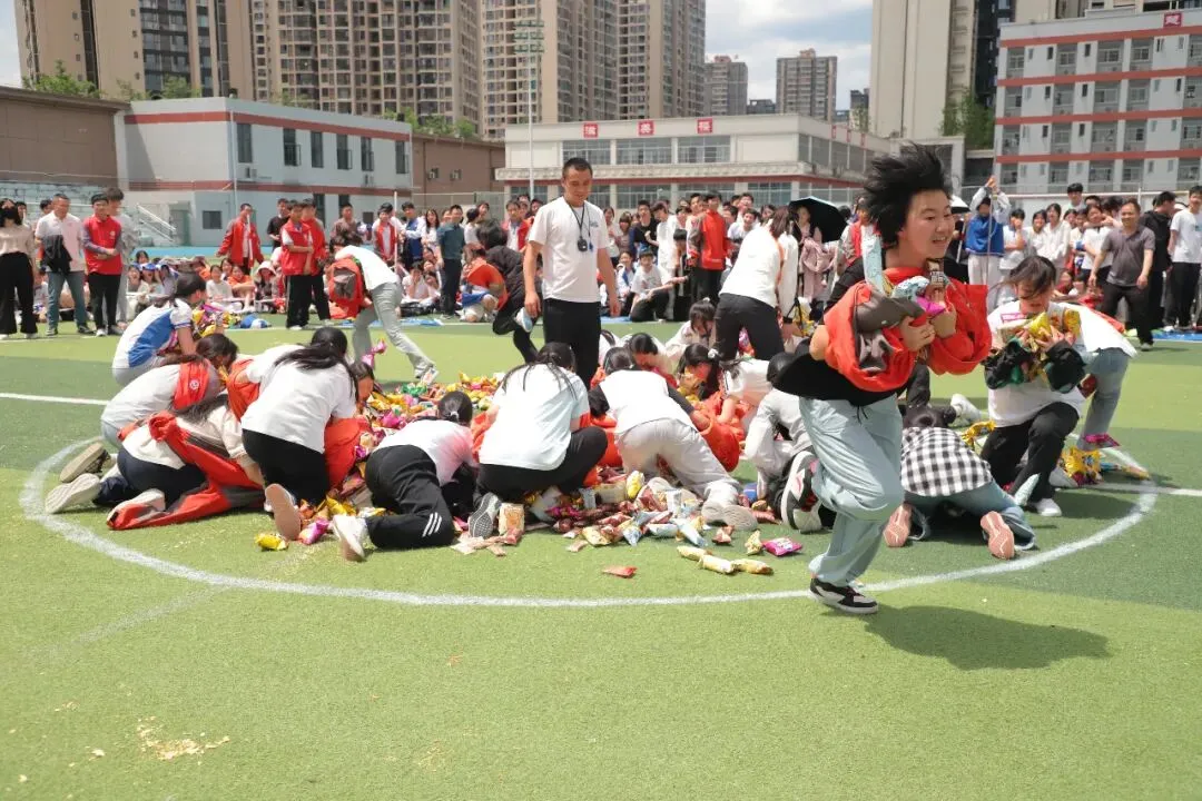 尚美·德育 | 释压聚力战中考·趣味同行向未来——仪陇县新政初级中学校开展九年级“释压聚力·备战”趣味德育活动 第15张
