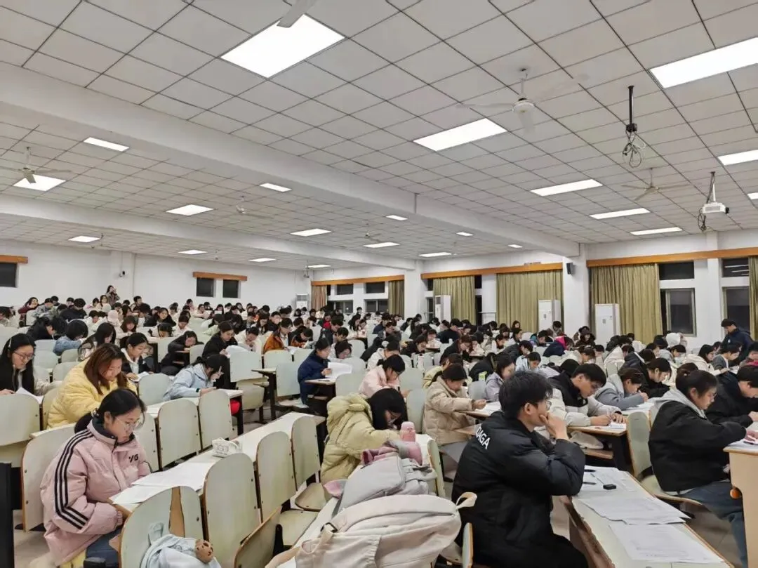 【砺山青行】公法学院开展英语四级模拟考试活动 第6张