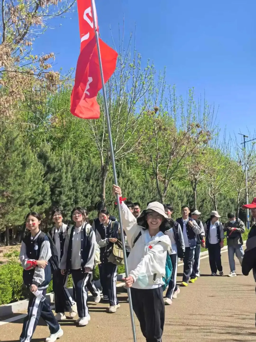 扬五四精神踏歌远行,以少年意气决胜中考——赤峰二中和美分校初三远足活动圆满落幕 第6张