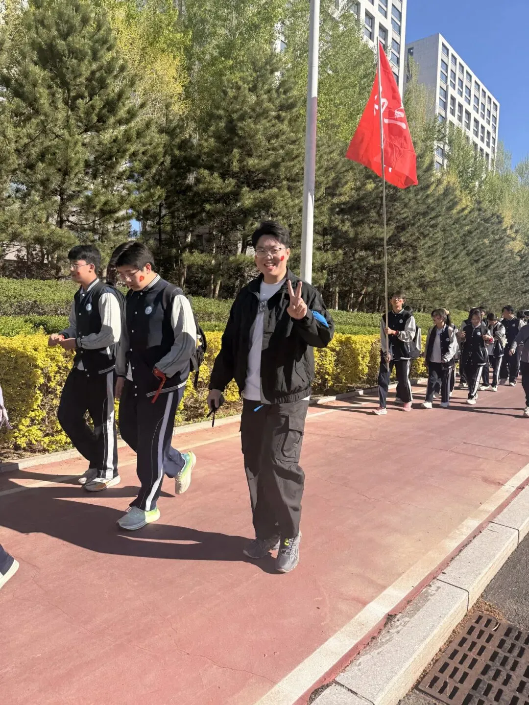 扬五四精神踏歌远行,以少年意气决胜中考——赤峰二中和美分校初三远足活动圆满落幕 第7张
