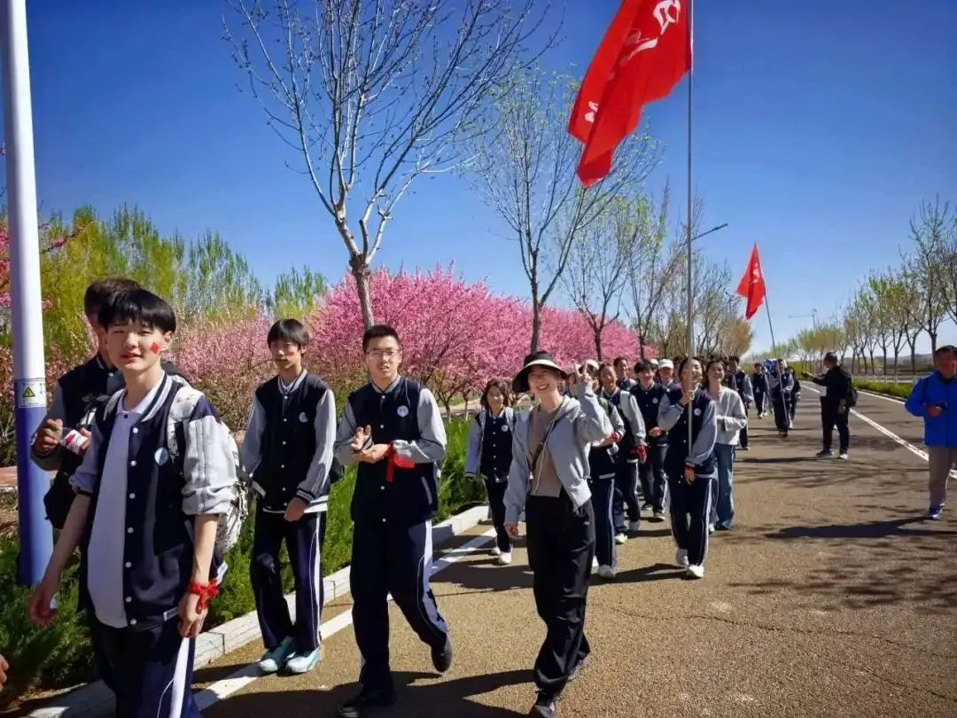 扬五四精神踏歌远行,以少年意气决胜中考——赤峰二中和美分校初三远足活动圆满落幕 第10张