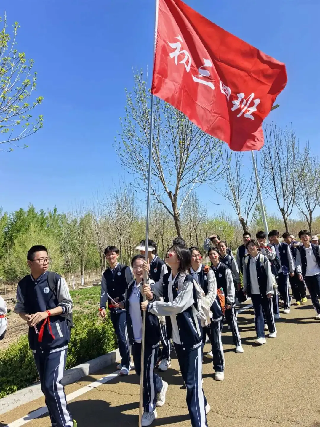 扬五四精神踏歌远行,以少年意气决胜中考——赤峰二中和美分校初三远足活动圆满落幕 第14张