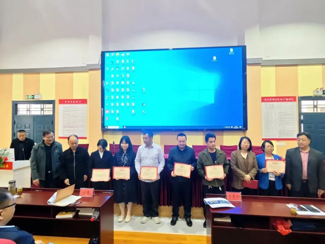 众行致远 共研中考——黄冈市民办学校中考备考专题研讨盛会在我校圆满举行 第10张