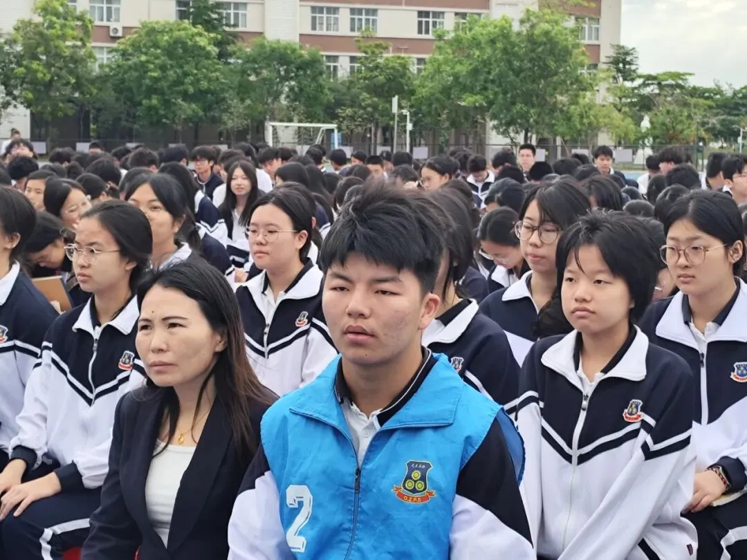 高三惠州市模拟考试暨高一高二期中考试总结表彰大会 第74张
