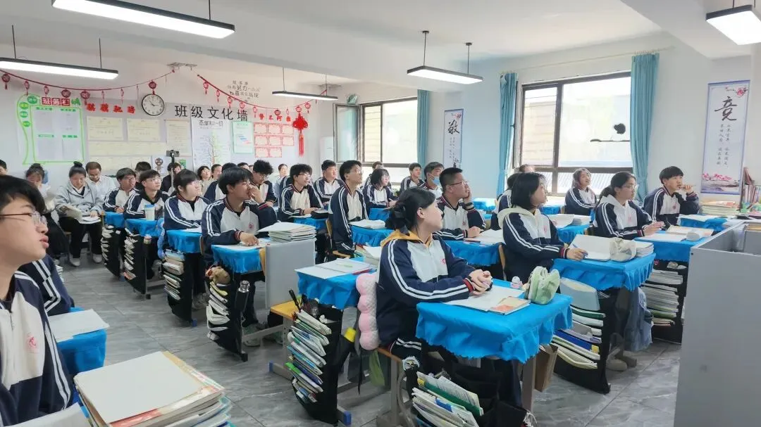 中考不是唯一出路,选对学校,孩子照样上本科! 第1张