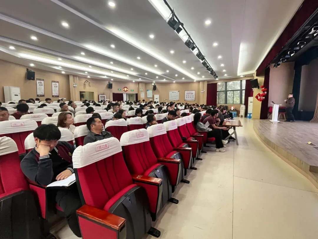家校同心 护航中考——方泰中学召开九年级下学期期中家长会 第4张