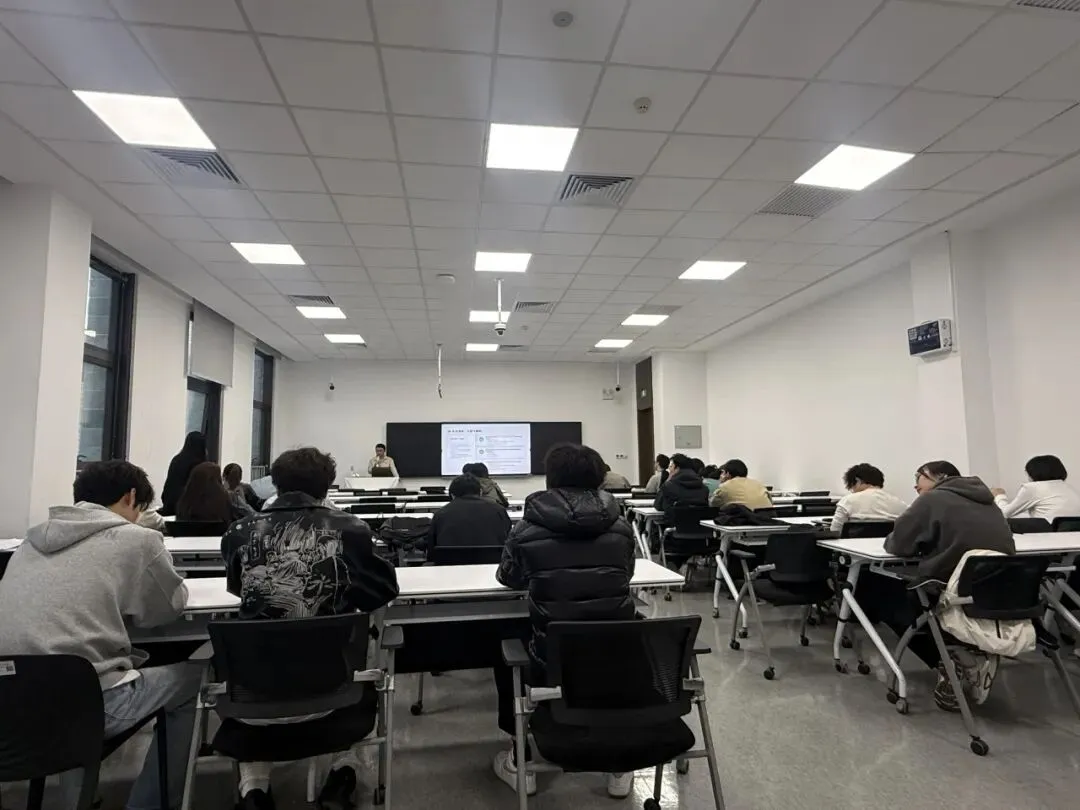 全真模考+真题精讲!人工智能学院2025级四级备考纪实 第16张