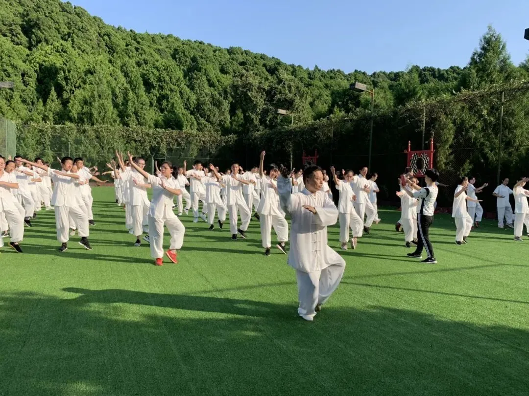 想上普高、却被中考“淘汰”的少年,被邢妈妈接到了启航学校 第58张