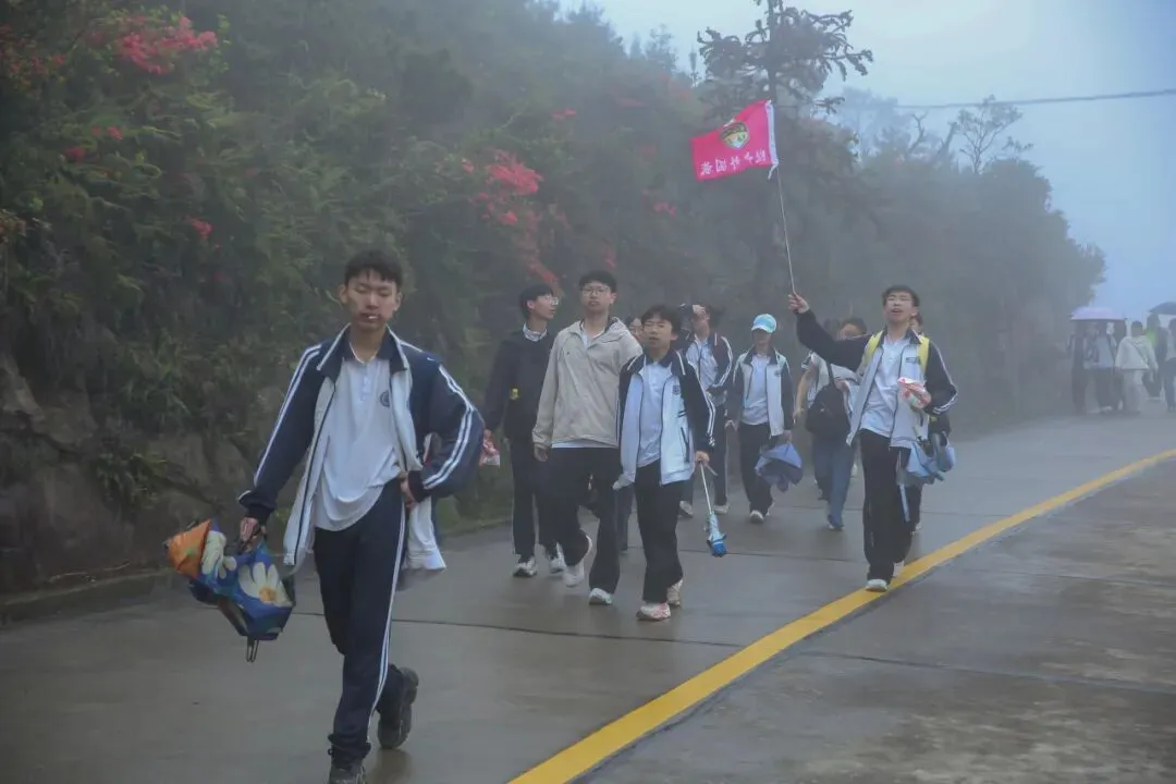 远足磨壮志 中考创辉煌 —— 2026年鲍田中学大罗山励志远足 第46张