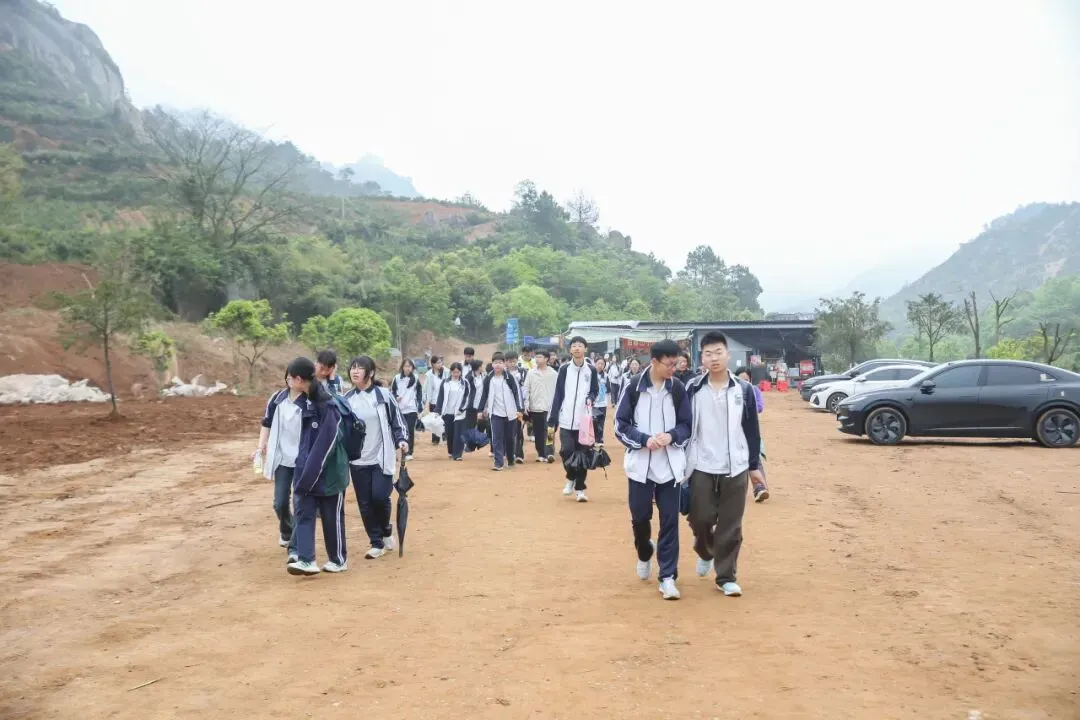 远足磨壮志 中考创辉煌 —— 2026年鲍田中学大罗山励志远足 第50张