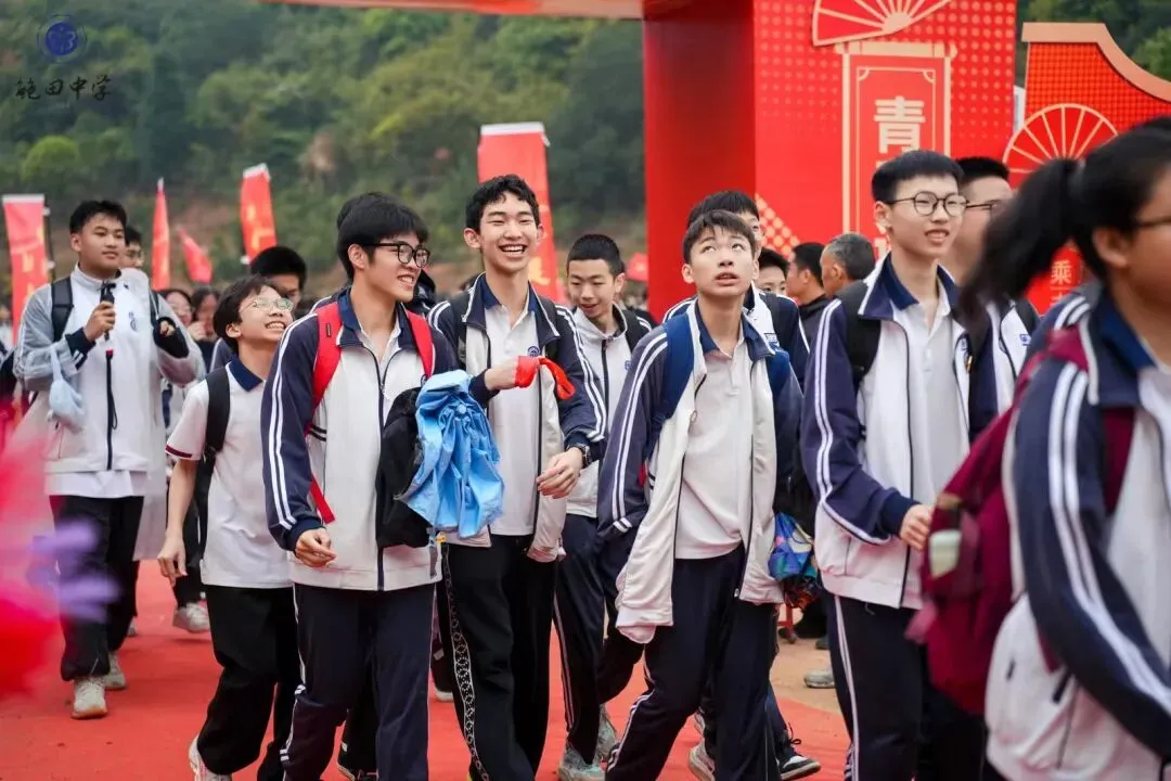 远足磨壮志 中考创辉煌 —— 2026年鲍田中学大罗山励志远足 第76张