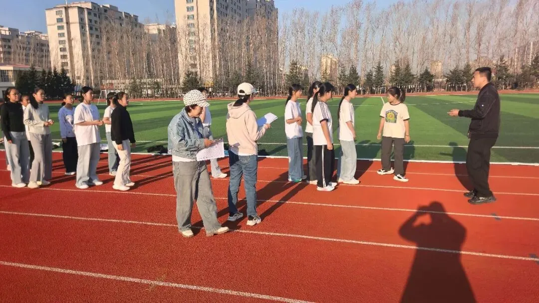 五一砺剑备战中考 师生同心逐梦前行——虎林市实验中学九年级开展体育假期集训活动 第5张
