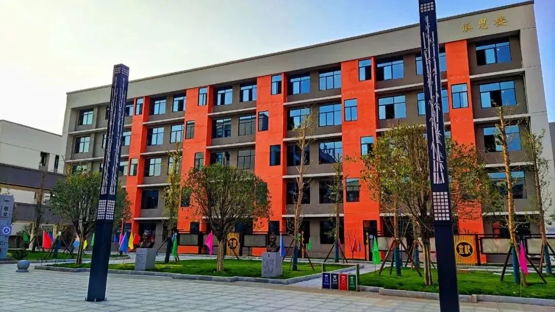 长沙铁路学校中考落榜生择校 学铁路技术稳就业 第3张