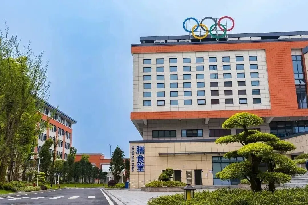 长沙铁路学校中考落榜生择校 学铁路技术稳就业 第4张