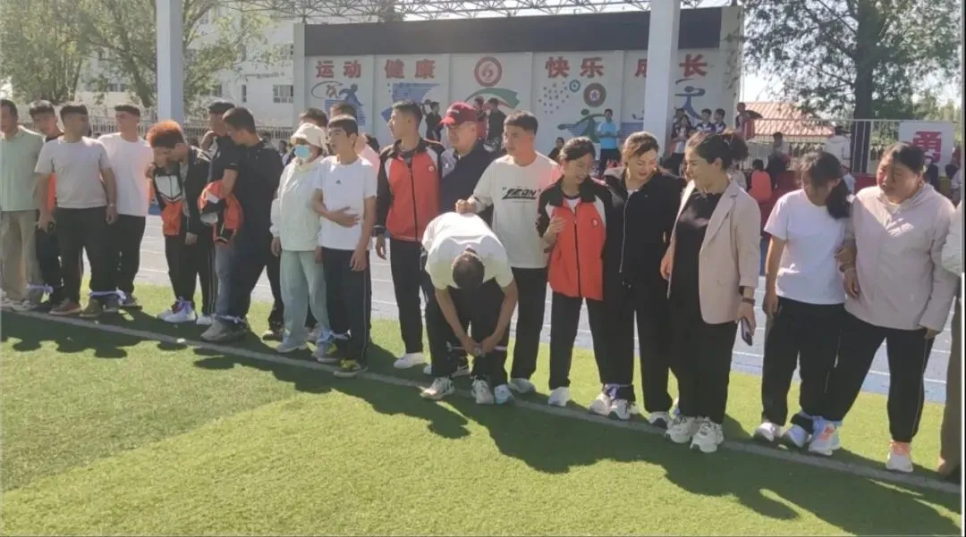 家校师同心·减压助中考·温情赴征程 ——六十九团中学九年级亲子团建活动 第23张