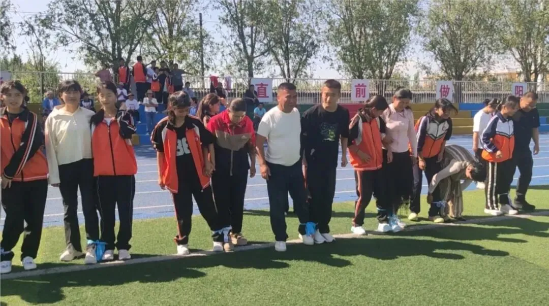 家校师同心·减压助中考·温情赴征程 ——六十九团中学九年级亲子团建活动 第24张