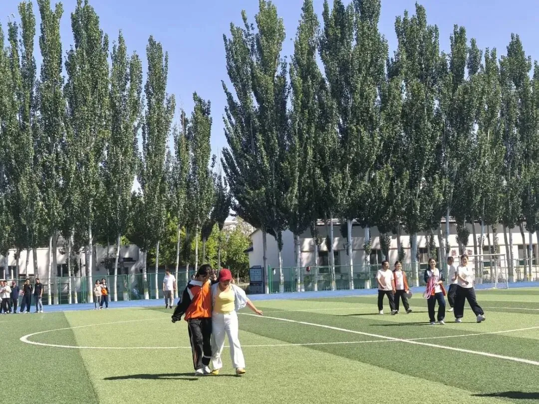 家校师同心·减压助中考·温情赴征程 ——六十九团中学九年级亲子团建活动 第26张