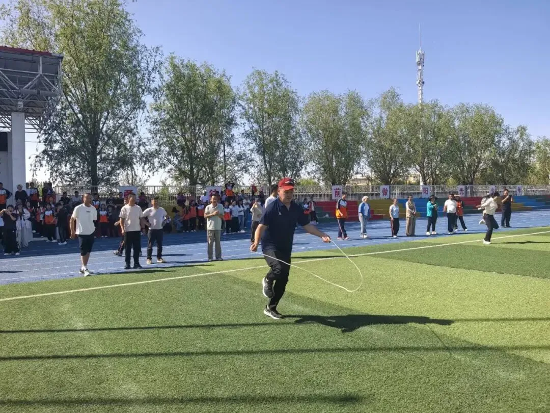 家校师同心·减压助中考·温情赴征程 ——六十九团中学九年级亲子团建活动 第31张