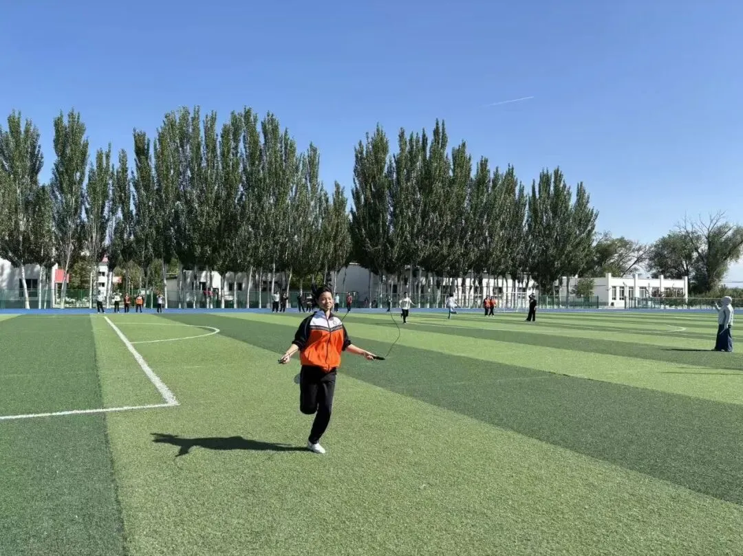 家校师同心·减压助中考·温情赴征程 ——六十九团中学九年级亲子团建活动 第32张