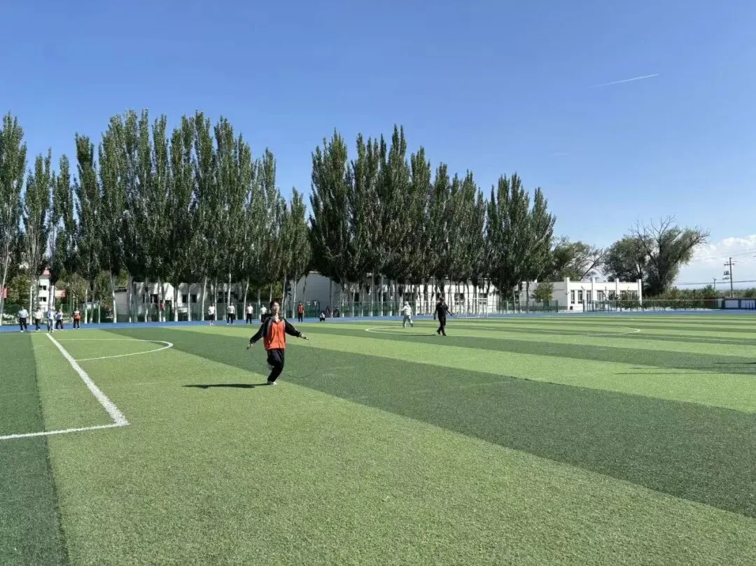 家校师同心·减压助中考·温情赴征程 ——六十九团中学九年级亲子团建活动 第34张