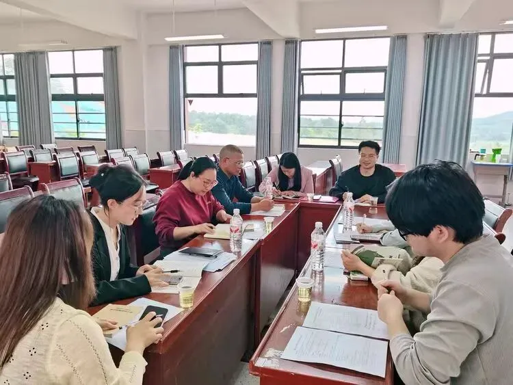 联片视导明方向,凝心聚力战中考——县教研室专家莅临我校开展复习联片教学视导活动 第45张