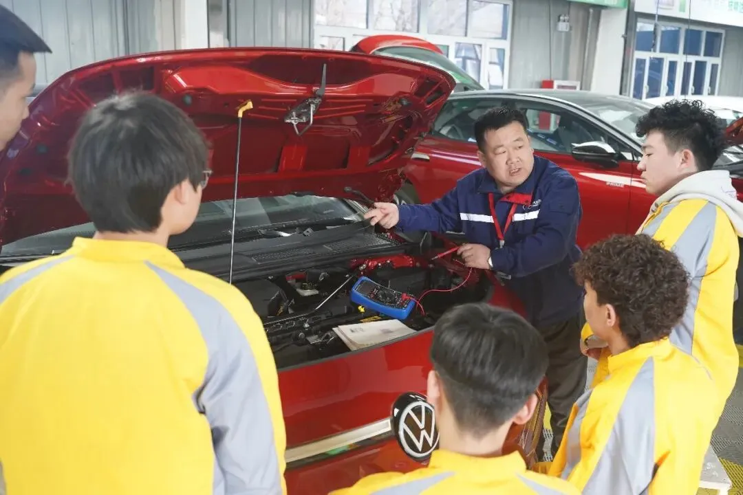 中考后再择校就晚了!乌鲁木齐市万通技工学校名额提前抢 第4张