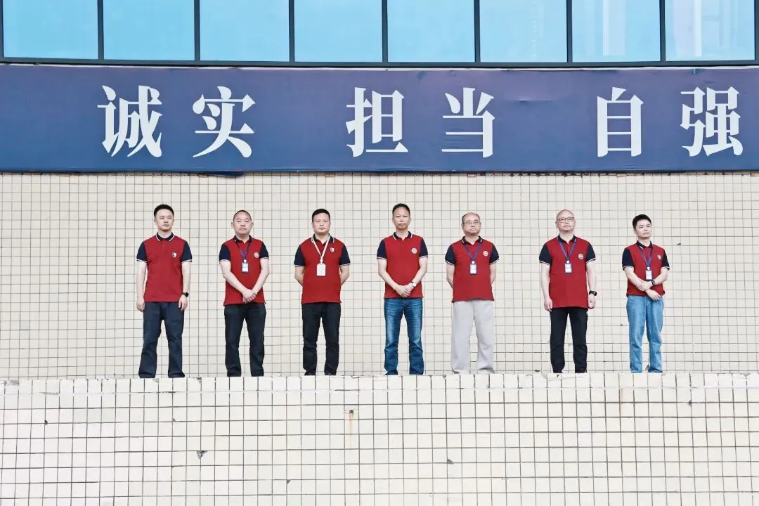 厉兵秣马 枕戈待旦 鏖战迎中考 | 南充一中初三二诊总结暨表彰大会 第6张
