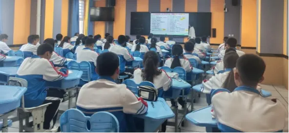 深耕中考考点 精研高效复习——精河县初中物理学科教研活动 第1张