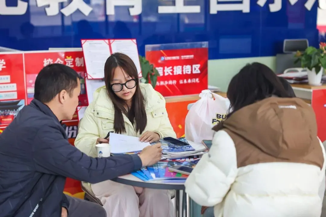 中考200-400分?别慌!选对学校,照样逆袭! 第14张
