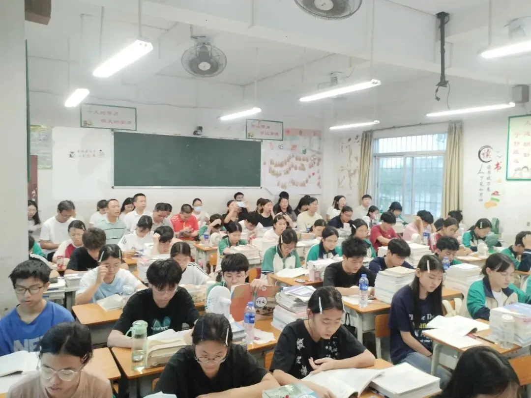 聚焦中考作文备考,共研谋篇布局良方 第5张