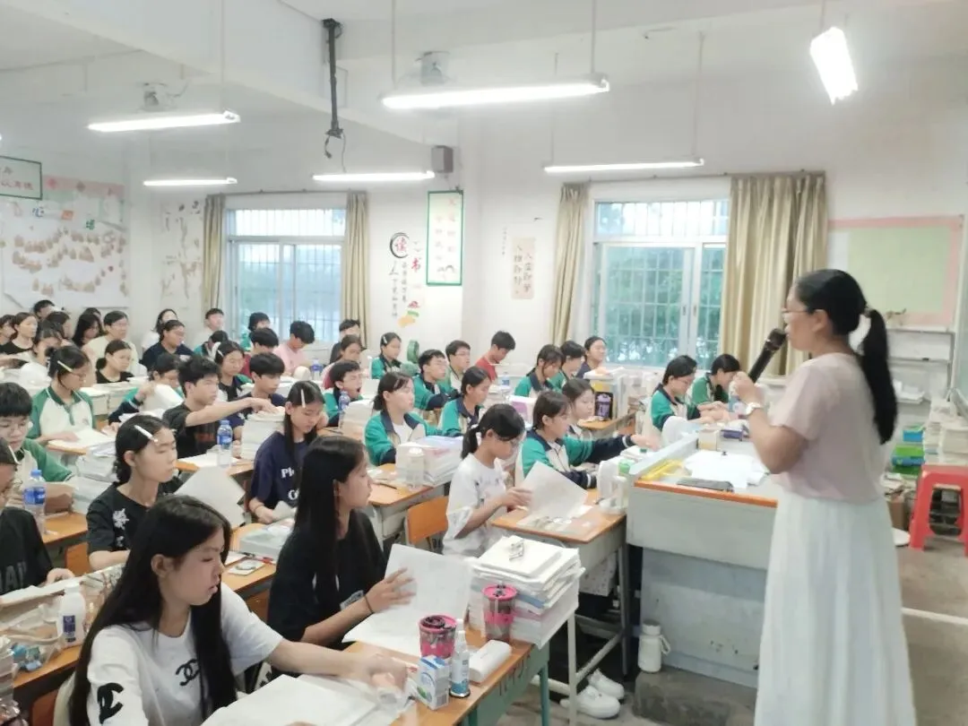 聚焦中考作文备考,共研谋篇布局良方 第7张