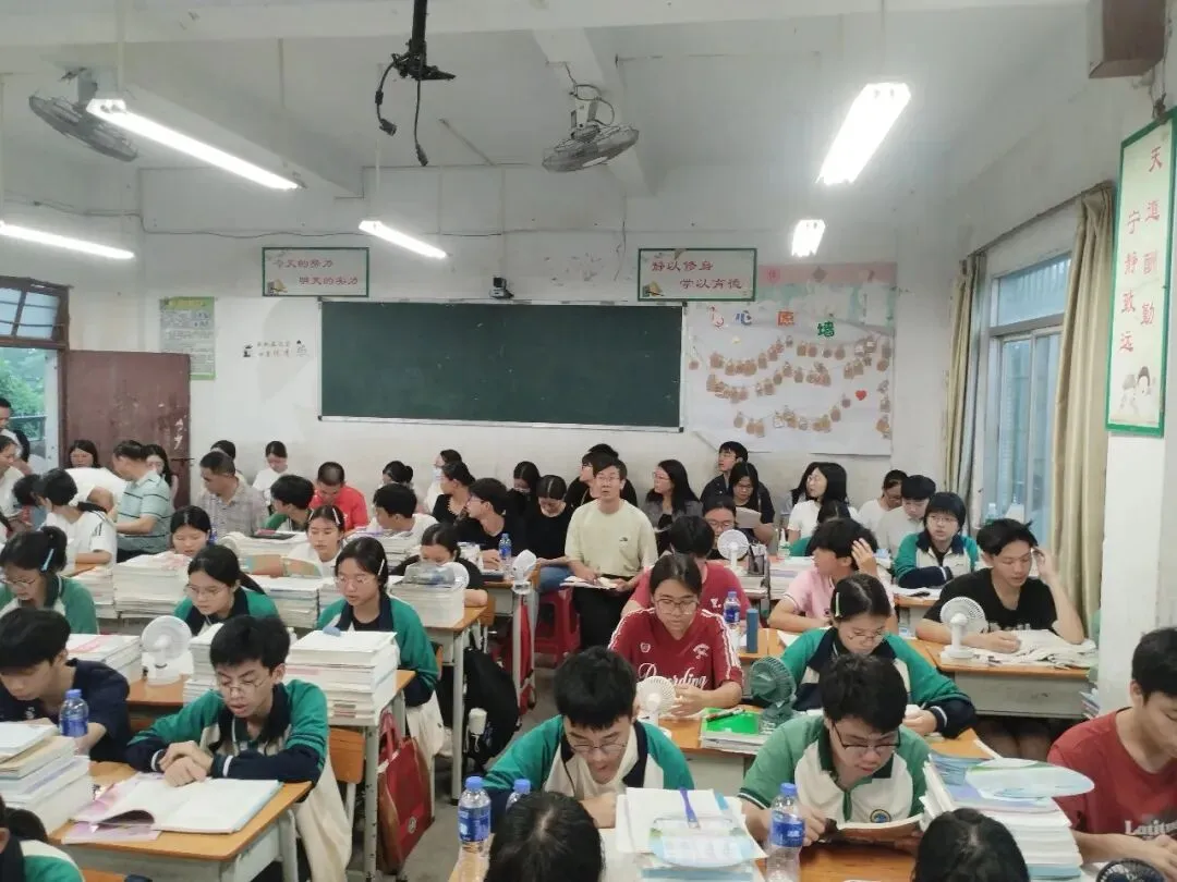 聚焦中考作文备考,共研谋篇布局良方 第9张