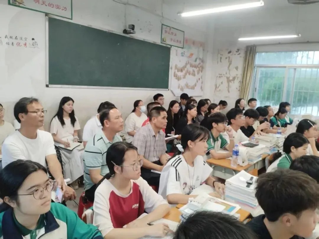 聚焦中考作文备考,共研谋篇布局良方 第11张