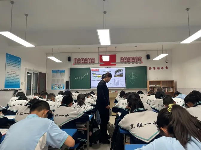 【落实“双减” 新育新颜】试卷讲评求实效,反思总结促前行——东胜区第一中学开展讲评研讨活动 第12张