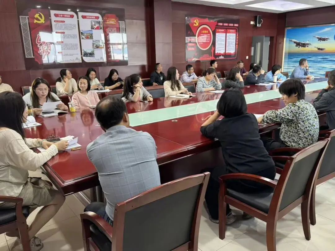 聚焦数据找差距,凝心聚力备中考—泰州市海军初二年级召开期中教学工作会议 第3张