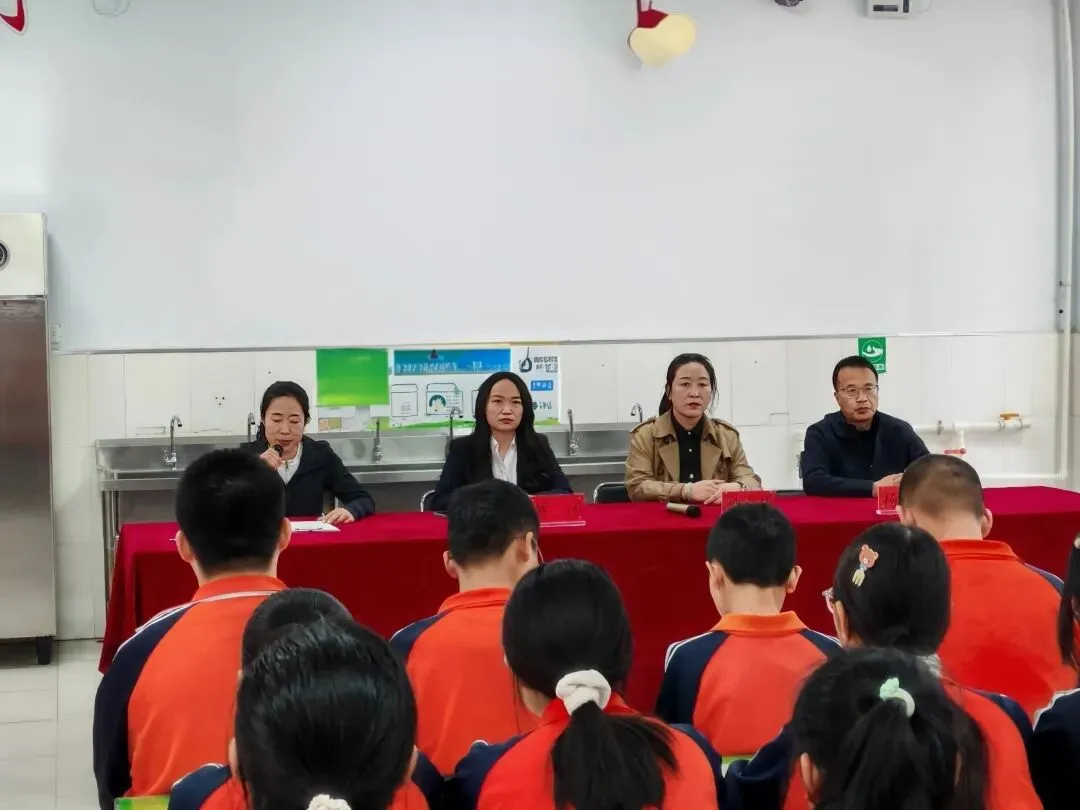 静心蓄力迎中考 从容稳心赴新程——青冈镇中学开展初四学年心理辅导专题讲座 第1张