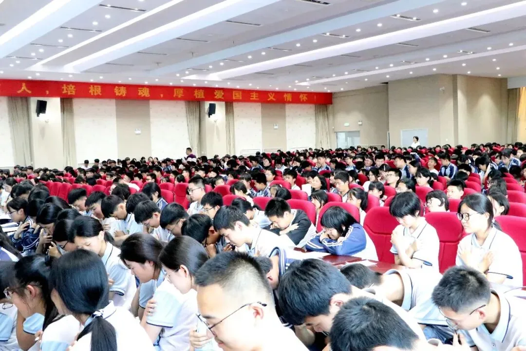 轻松备考 向阳成长——2026年中考心理减压巡讲活动走进斜店乡中学 第3张