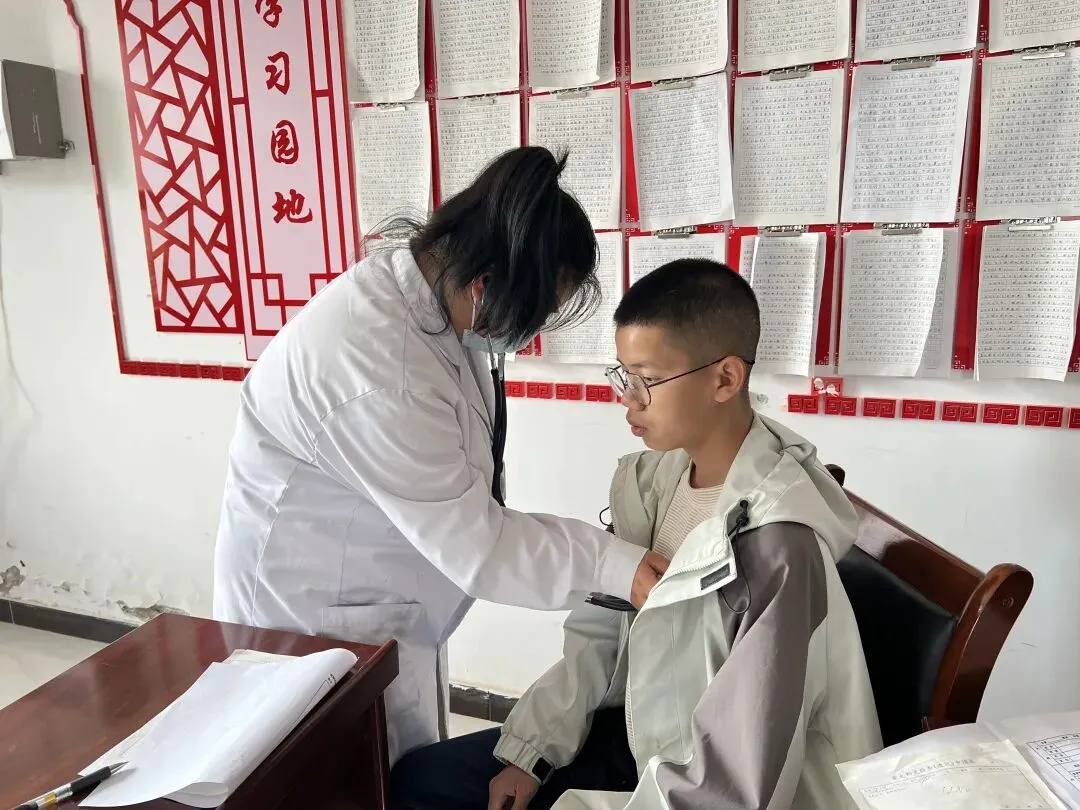 守护青春成长|十六团医院暖心护航中考学生体检 第4张