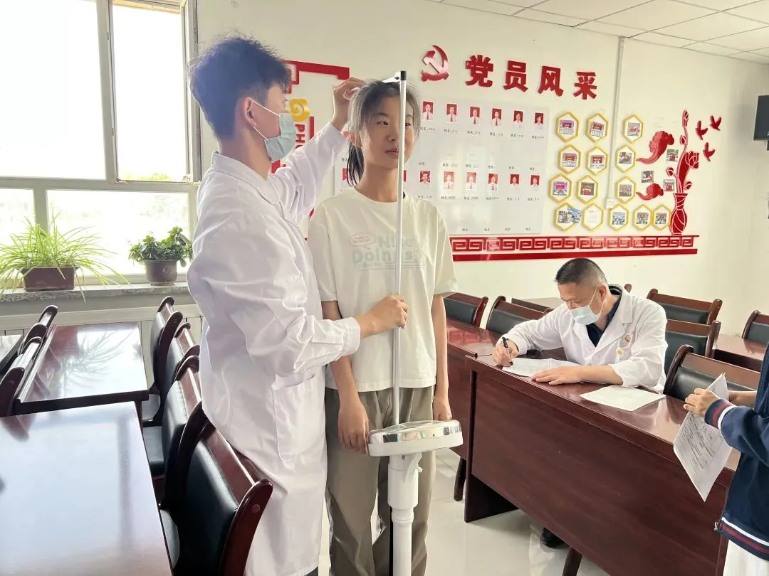 守护青春成长|十六团医院暖心护航中考学生体检 第5张