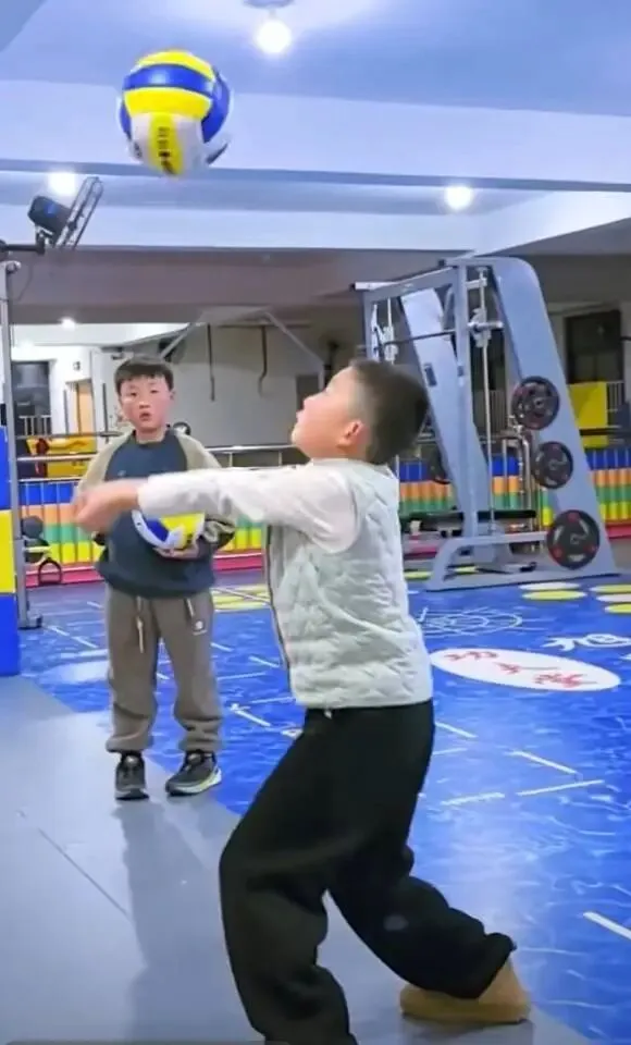 中考体育“三大球”的基本练习方法,经常练习的学生,都满分了! 第10张