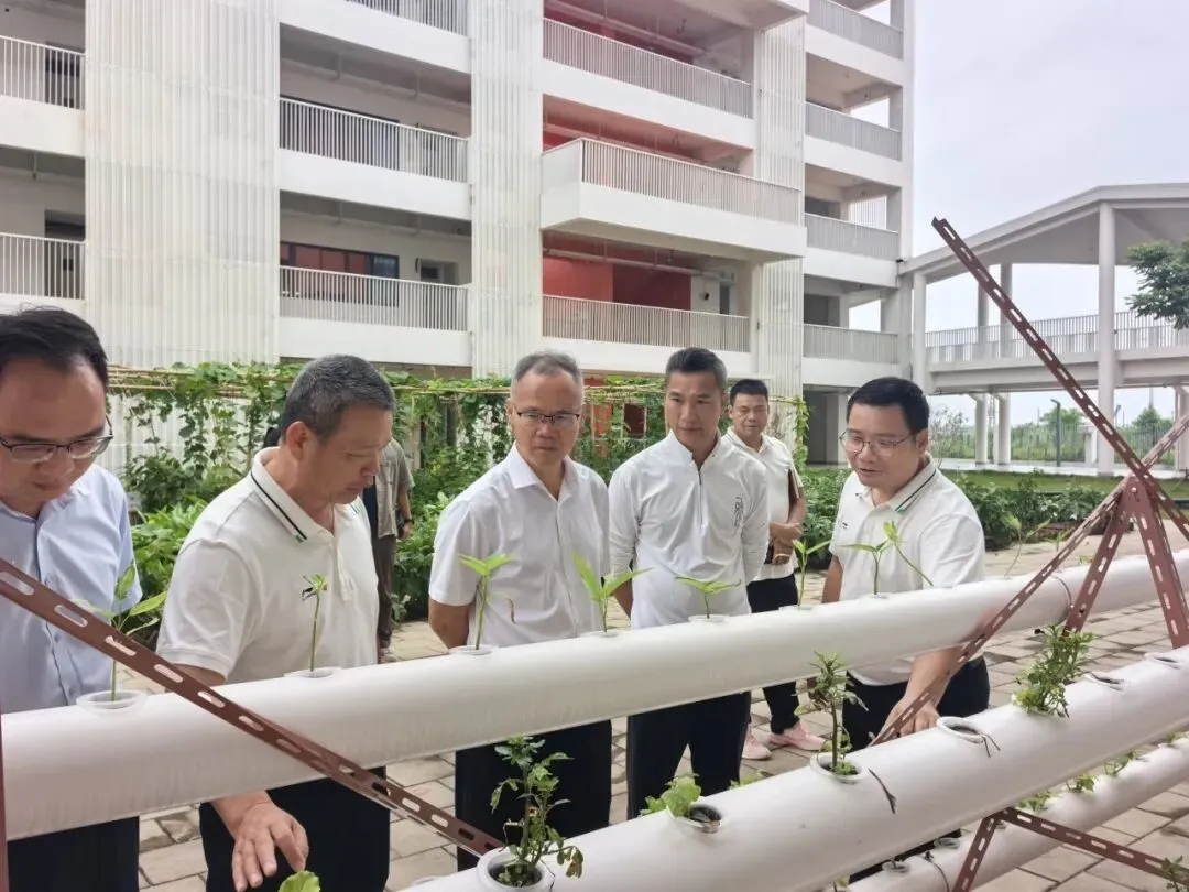 把脉中考备考 筑牢安全防线 || 市教育局领导莅临我校调研中考备考与校园安全工作 第15张