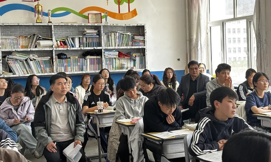 研思聚力备中考 专家引领促成长 ——我校圆满承办赤峰市教科研中心备考专项指导活动 第5张