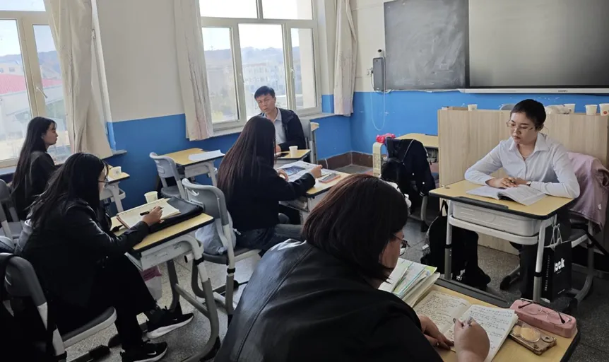 研思聚力备中考 专家引领促成长 ——我校圆满承办赤峰市教科研中心备考专项指导活动 第8张