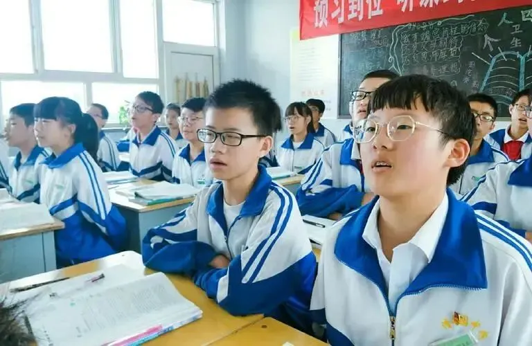 中考300分别乱选!技师学院“3+2”千万别碰,选错耽误前程 第3张